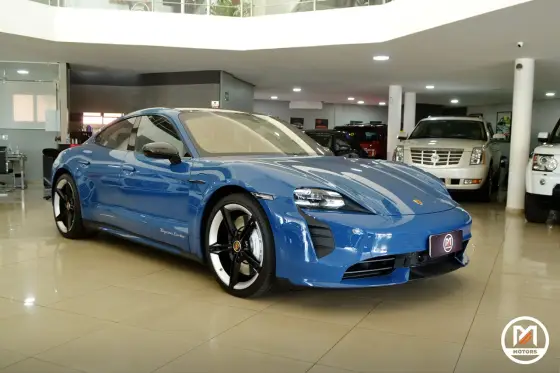 PORSCHE TAYCAN TURBO ELÉTRICO em Goiânia, GO