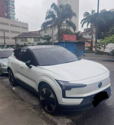 VOLVO EX30 69 KW ELÉTRICO ULTRA em Santos, SP