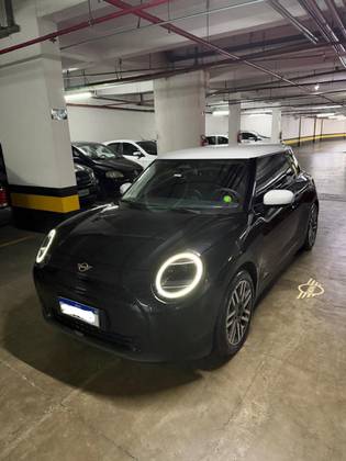 MINI COOPER 40,7 KW ELÉTRICO 2P E em São Paulo, SP