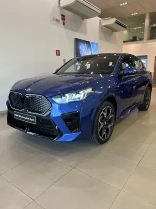 BMW iX2 64,8 KW ELÉTRICO XDRIVE30 M SPORT em Porto Velho, RO