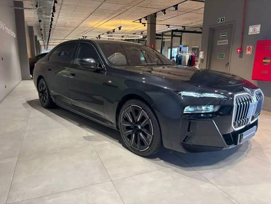 BMW i7 ELÉTRICO XDRIVE60 M SPORT em Londrina, PR
