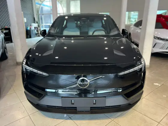 VOLVO EX30 69 KW ELÉTRICO PERFORMANCE ULTRA em São Paulo, SP