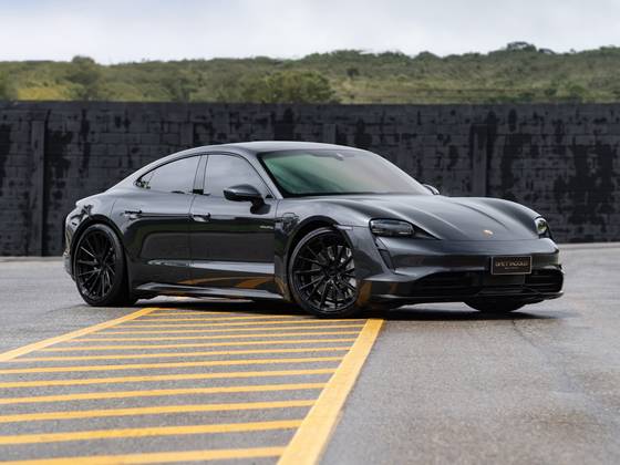 PORSCHE TAYCAN 4S ELÉTRICO em Belo Horizonte, MG