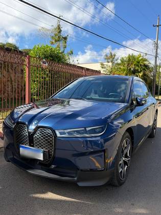 BMW iX ELÉTRICO XDRIVE40 em Brasília, DF