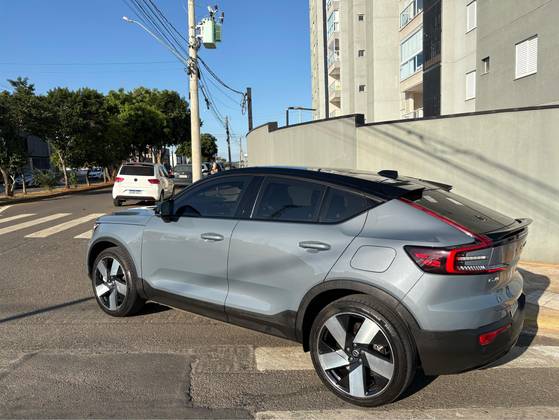 VOLVO C40 P8 RECHARGE PURE ELECTRIC AWD em Salto, SP