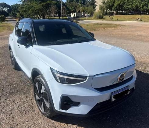 VOLVO XC40 P6 RECHARGE ELECTRIC PLUS em Brasília, DF