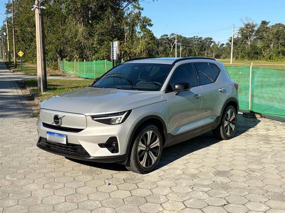 VOLVO XC40 P6 RECHARGE ELECTRIC PLUS em Bertioga, SP