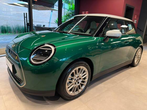 MINI COOPER 49,2 KW ELÉTRICO 2P SE em São Paulo, SP