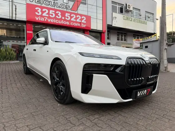 BMW i7 ELÉTRICO XDRIVE60 M SPORT em Novo Hamburgo, RS