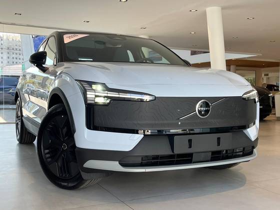 VOLVO EX30 69 KW ELÉTRICO CROSS COUNTRY em São Paulo, SP