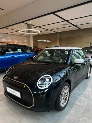 MINI COOPER 49,2 KW ELÉTRICO 2P SE em São Paulo, SP