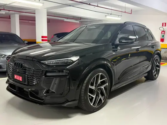 AUDI Q6 E-TRON 100 KW ELÉTRICO PERFORMANCE BLACK QUATTRO em Santo André, SP