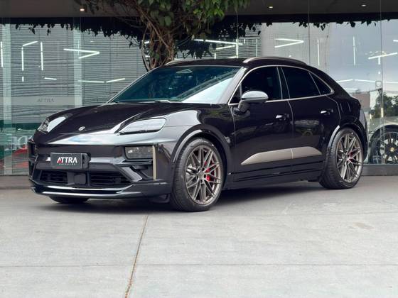 PORSCHE MACAN TURBO ELÉTRICO em Uberlândia, MG