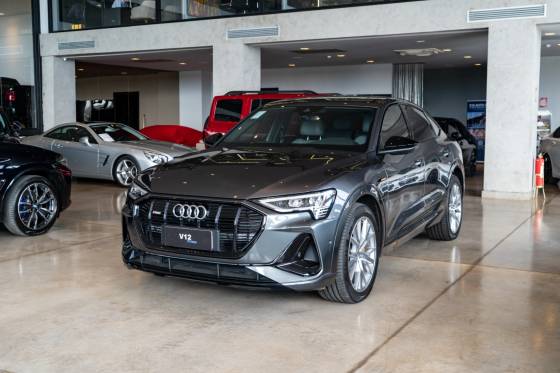 AUDI E-TRON ELÉTRICO SPORTBACK PERFORMANCE BLACK QUATTRO em Brasília, DF