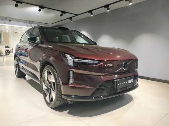 VOLVO EX90 P8 RECHARGE TWIN ELECTRIC PERFORMANCE ULTRA AWD em Santos, SP
