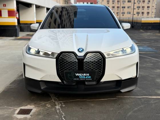 BMW iX ELÉTRICO XDRIVE40 em Santos, SP