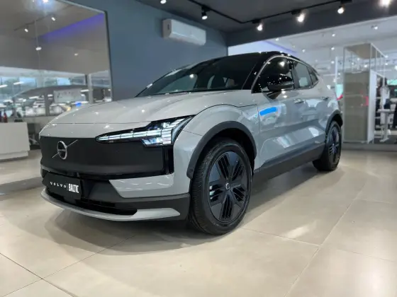 VOLVO EX30 69 KW ELÉTRICO CROSS COUNTRY em Barueri, SP