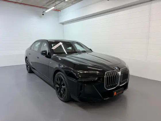 BMW i7 ELÉTRICO XDRIVE60 M SPORT em São Paulo, SP