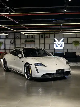 PORSCHE TAYCAN TURBO S ELÉTRICO em Salvador, BA
