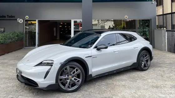 PORSCHE TAYCAN 4 CROSS TURISMO ELÉTRICO em Belo Horizonte, MG
