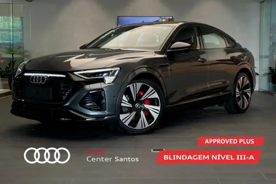 AUDI Q8 E-TRON 55 ELÉTRICO SPORTBACK PERFORMANCE BLACK QUATTRO em Santos, SP