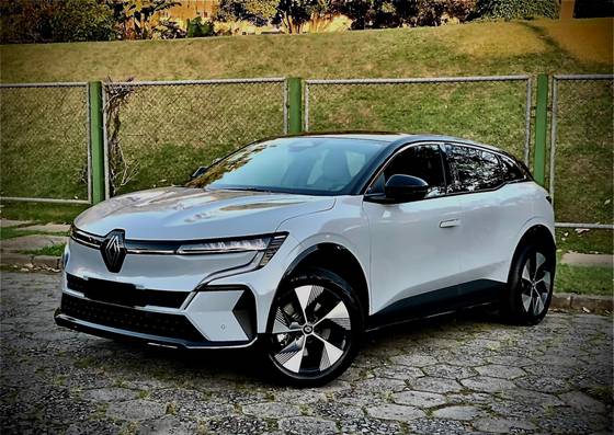 RENAULT MEGANE 60 KW ELÉTRICO E-TECH EV60 em Florianópolis, SC