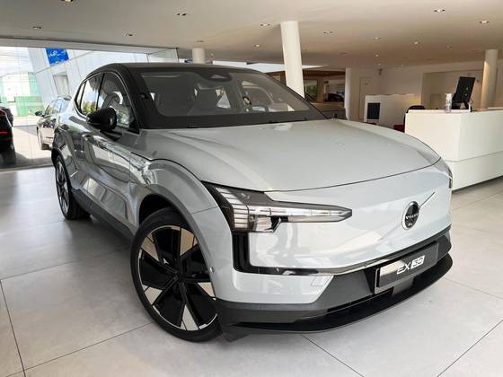 VOLVO EX30 69 KW ELÉTRICO PERFORMANCE ULTRA em São Paulo, SP