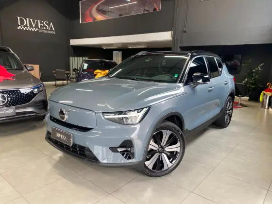 VOLVO XC40 P6 RECHARGE ELECTRIC PLUS em Curitiba, PR