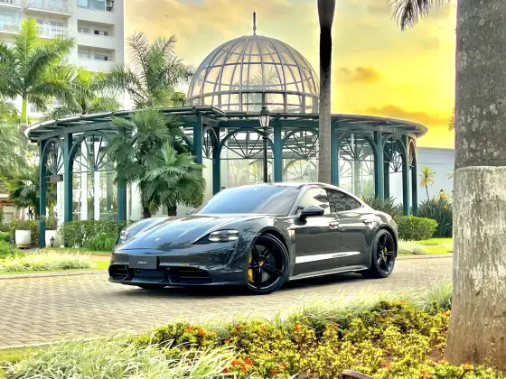 PORSCHE TAYCAN TURBO S ELÉTRICO em São Paulo, SP