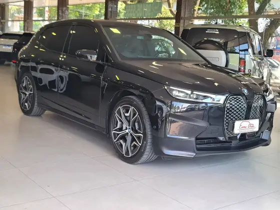 BMW iX ELÉTRICO XDRIVE40 em Novo Hamburgo, RS