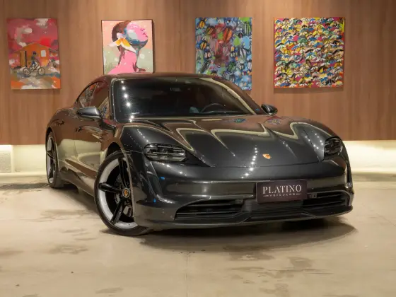 PORSCHE TAYCAN 4S ELÉTRICO em Goiânia, GO