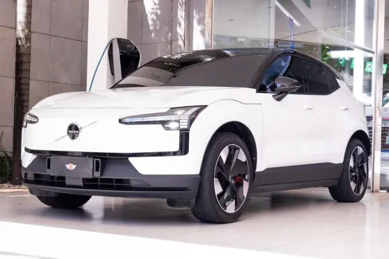 VOLVO EX30 69 KW ELÉTRICO PLUS em Fortaleza, CE