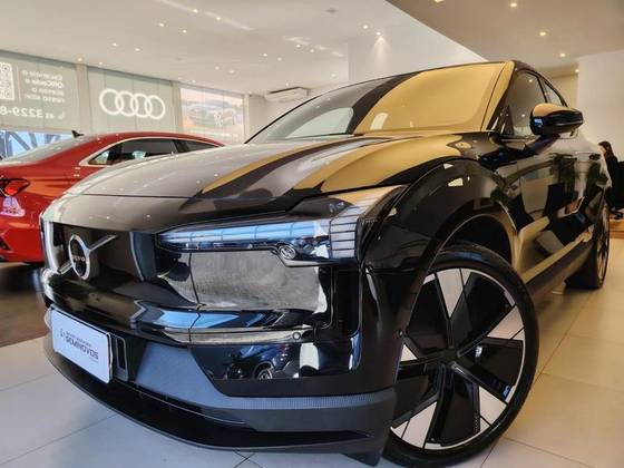 VOLVO EX30 69 KW ELÉTRICO ULTRA em Cascavel, PR