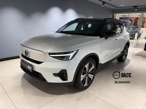 VOLVO XC40 P6 RECHARGE ELECTRIC PLUS em São Paulo, SP