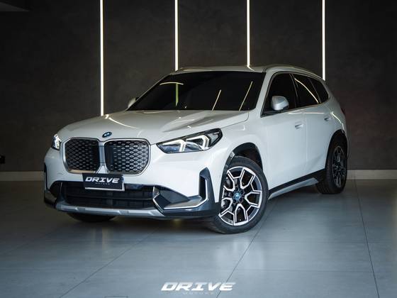 BMW iX1 ELÉTRICO eDRIVE20 X LINE em São Paulo, SP
