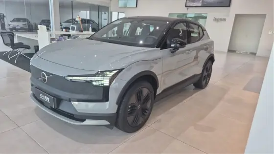 VOLVO EX30 69 KW ELÉTRICO CROSS COUNTRY em Goiânia, GO