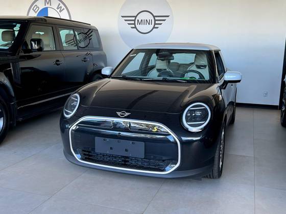 MINI COOPER 49,2 KW ELÉTRICO 2P SE em Ribeirão Preto, SP