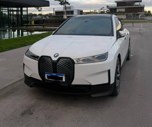 BMW iX ELÉTRICO XDRIVE40 em Palhoça, SC