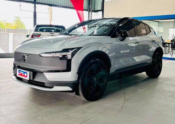 VOLVO EX30 69 KW ELÉTRICO CROSS COUNTRY em Ponta Grossa, PR