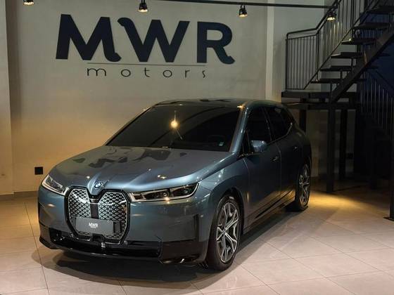 BMW iX ELÉTRICO XDRIVE40 em Curitiba, PR