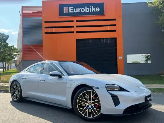 PORSCHE TAYCAN 4S ELÉTRICO em Goiânia, GO