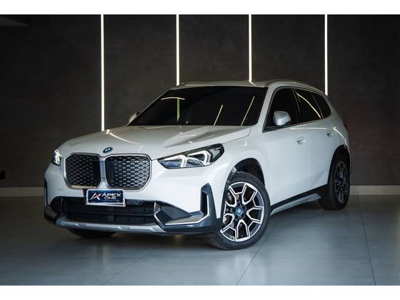 BMW iX1 ELÉTRICO eDRIVE20 X LINE em São Paulo, SP