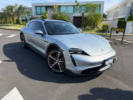 PORSCHE TAYCAN 4 CROSS TURISMO ELÉTRICO em Salvador, BA