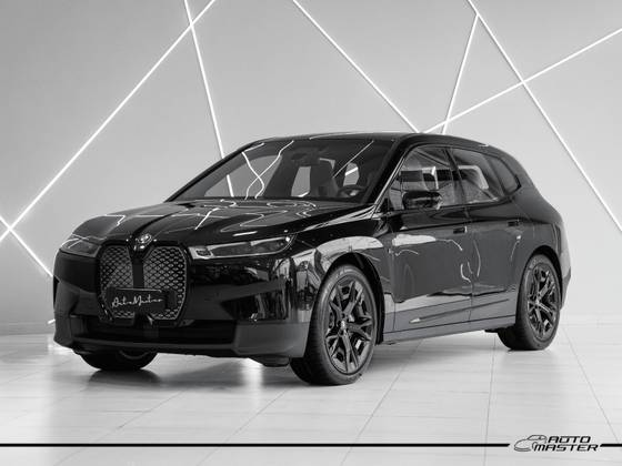 BMW iX ELÉTRICO XDRIVE40 em Curitiba, PR