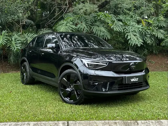 VOLVO EC40 P8 RECHARGE TWIN ELECTRIC ULTRA BLACK EDITION AWD em São Paulo, SP