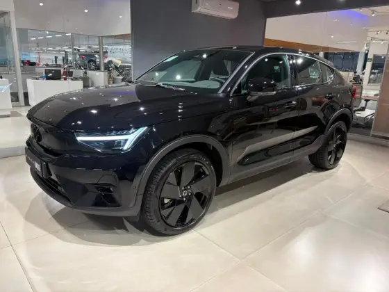 VOLVO EC40 P8 RECHARGE TWIN ELECTRIC ULTRA BLACK EDITION AWD em Barueri, SP