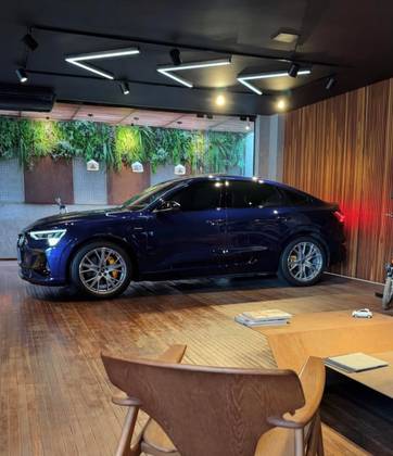 AUDI E-TRON ELÉTRICO SPORTBACK PERFORMANCE BLACK QUATTRO em Maringá, PR