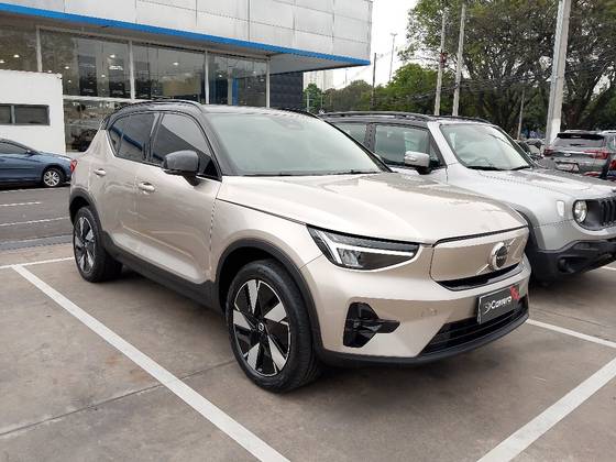 VOLVO XC40 P6 RECHARGE ELECTRIC PLUS em São Paulo, SP