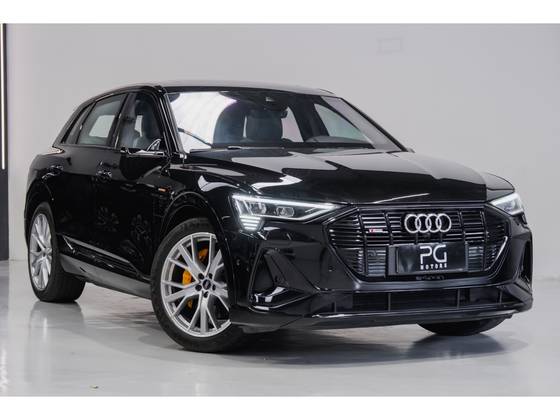 AUDI E-TRON ELÉTRICO PERFORMANCE BLACK QUATTRO em São Paulo, SP