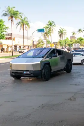 TESLA CYBERTRUCK 122,4 KW ELÉTRICO LONG RANGE RWD em Anápolis, GO